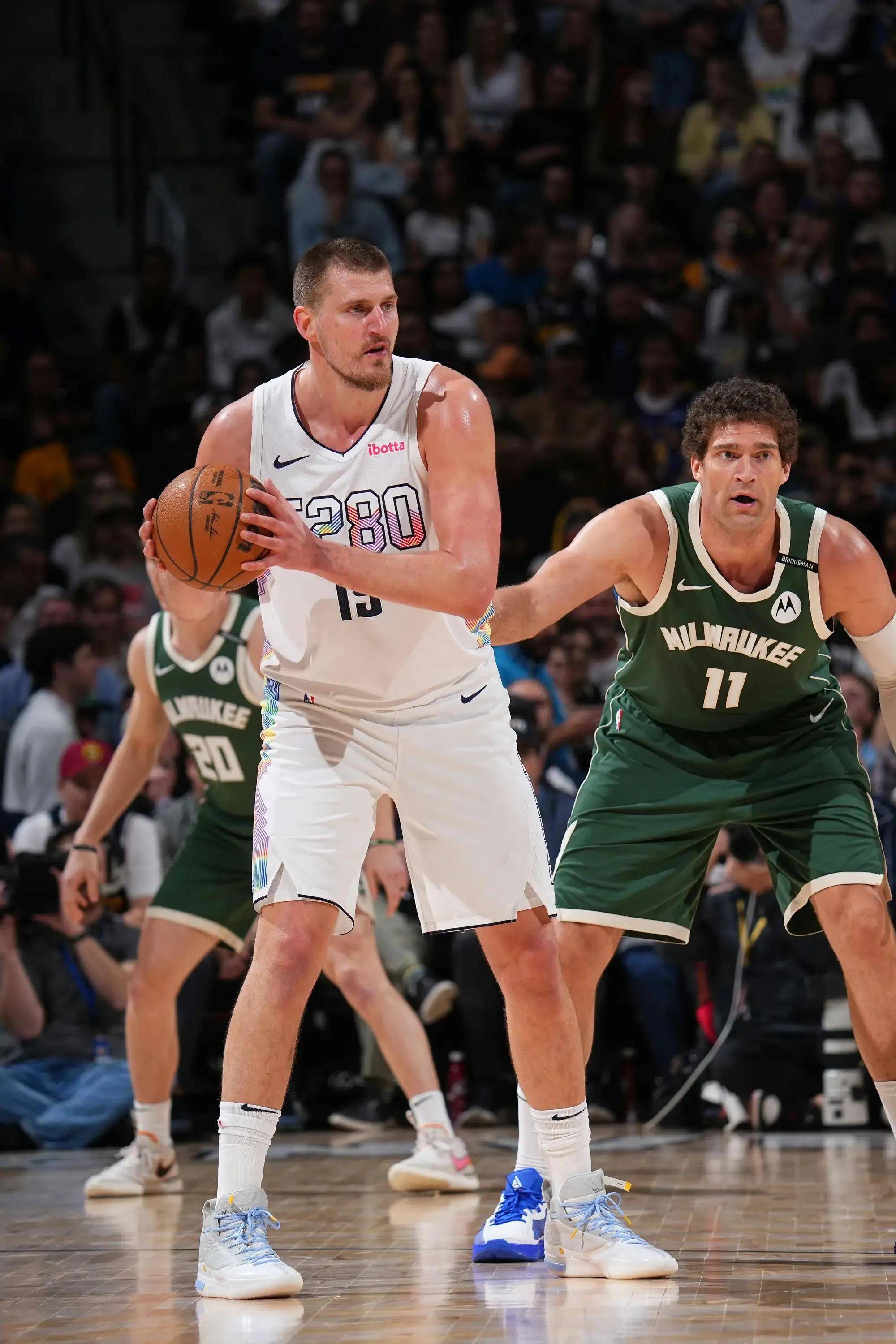 夺冠拼图中 夺冠拼图中