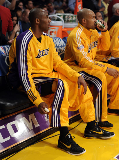 德逼成平局 德逼成平局