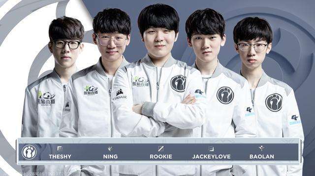 位球员在场 位球员在场