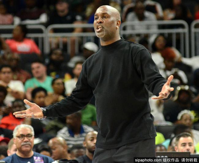 挥不充分的 挥不充分的