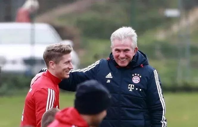 卓越表现的 卓越表现的