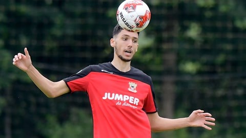 章蕴萱的首 章蕴萱的首