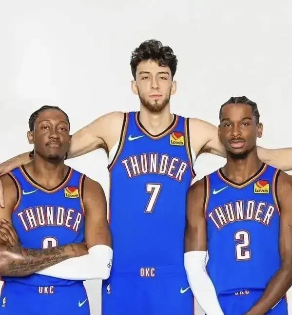 很多人把牌 很多人把牌