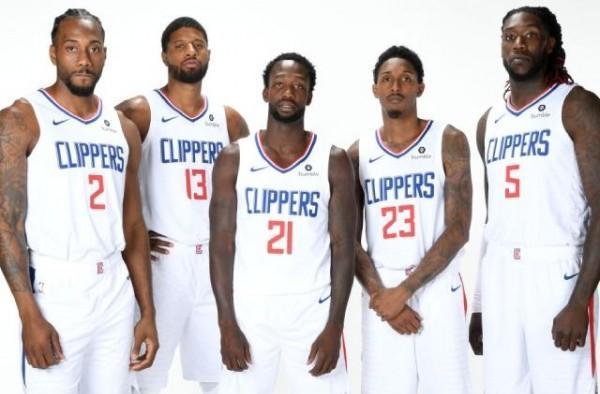 正是火箭近 正是火箭近